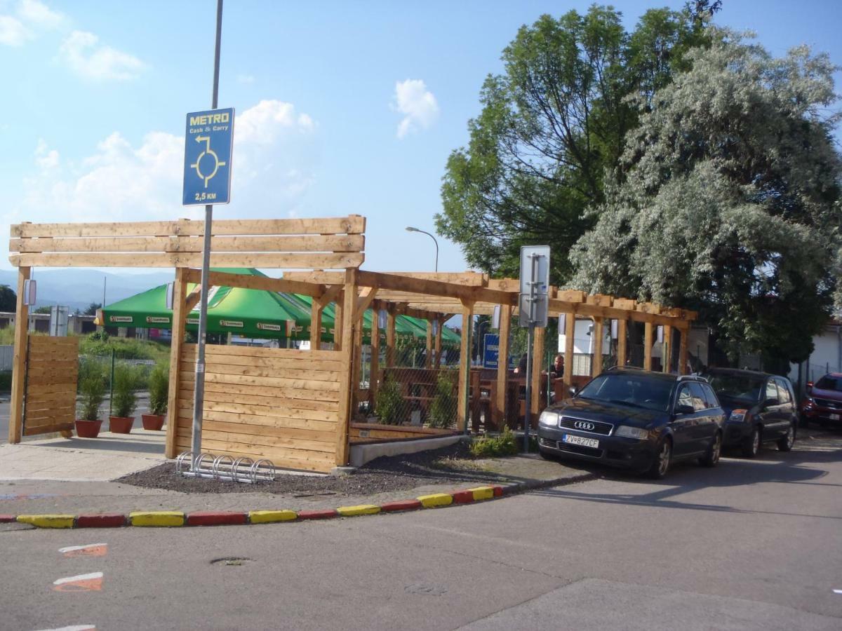Victoria - Penzion & Restaurant Zvolen Exterior foto